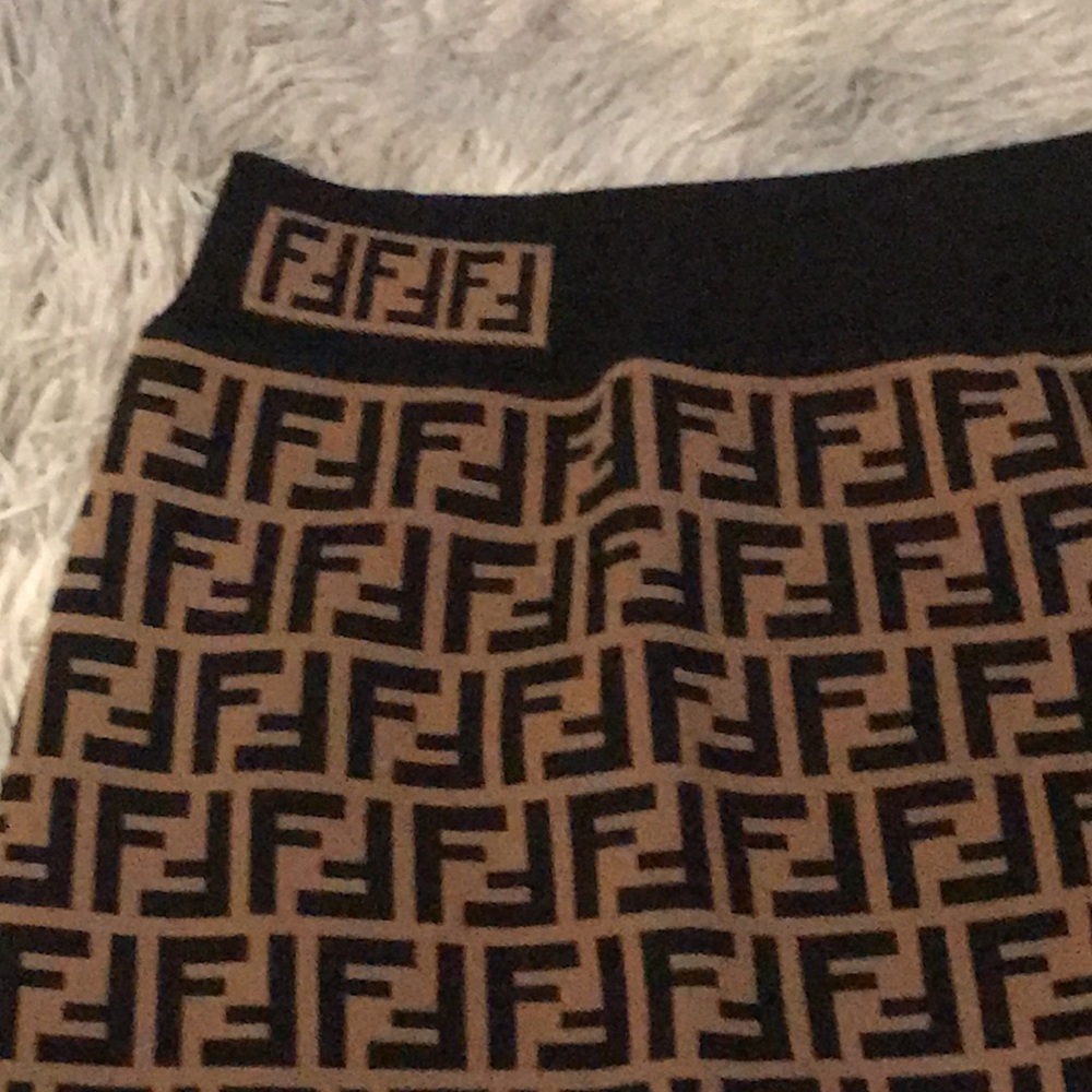 ✨ Authentic FENDI Brown Zucca Monogram Intarsia Knit Pencil Skirt – Size 46 ✨ - Picture 10 of 11